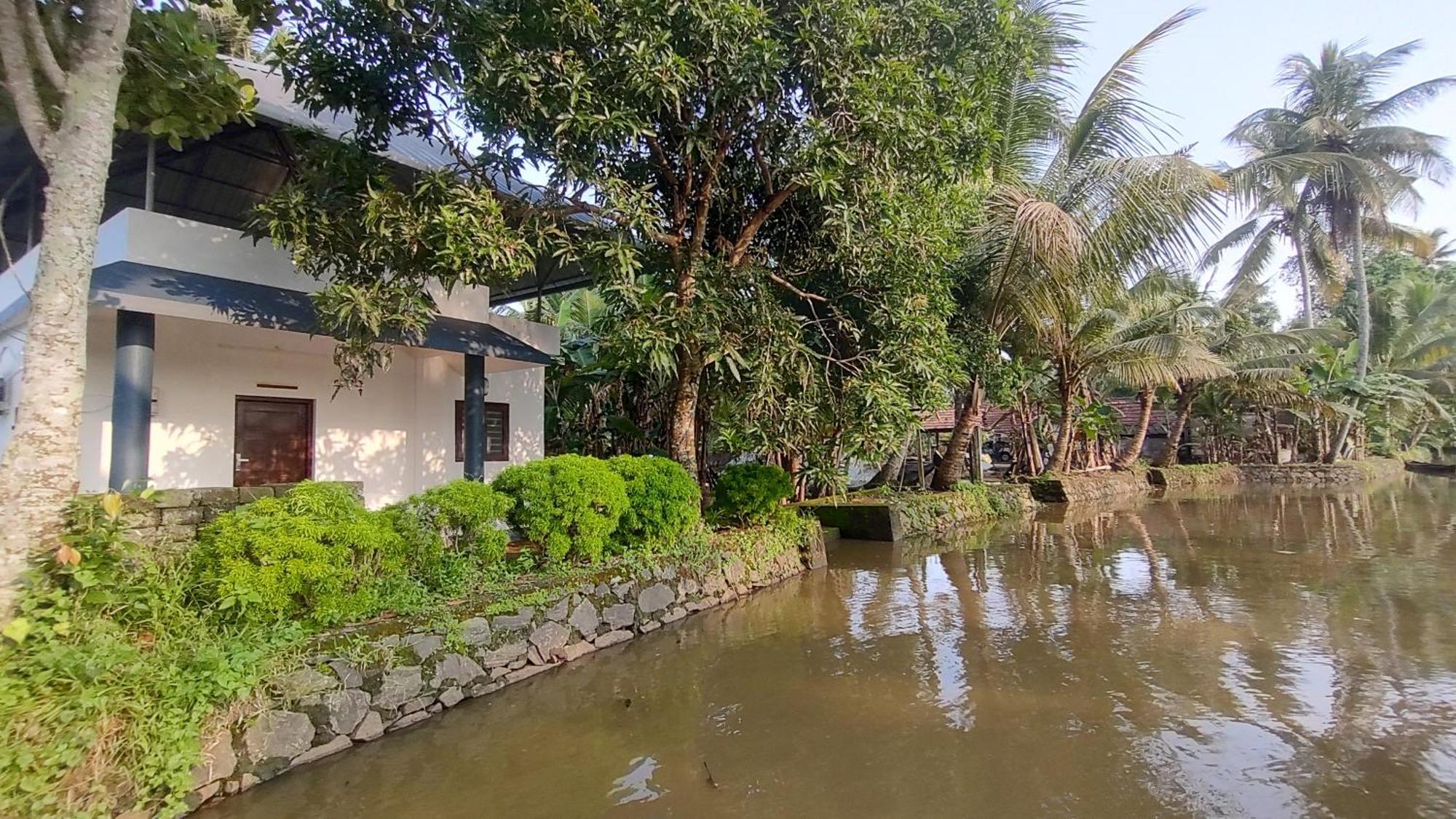 Valentine'S Rice Bowl Home Stay Alappuzha Dış mekan fotoğraf